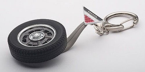 Autoart keyring toyota 2000 - autoart,